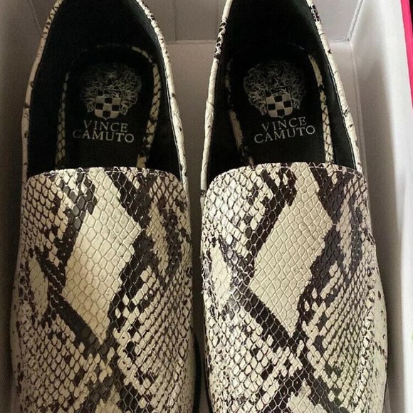 Women's Vince Camuto Snake Skin Flats Size 9 NIB - Picture 6 of 9